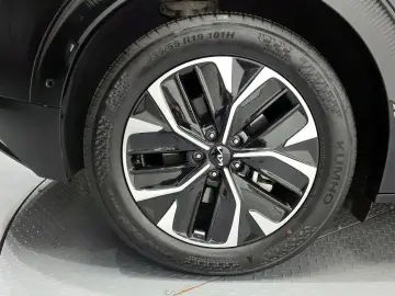 2023 Kia EV6 с пробегом 73 949 км