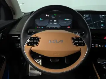 2023 Kia EV6 с пробегом 73 949 км