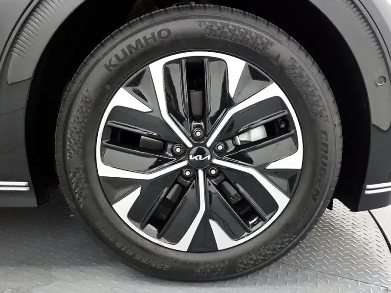 2023 Kia EV6 с пробегом 73 949 км