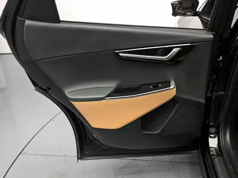 2023 Kia EV6 с пробегом 73 949 км