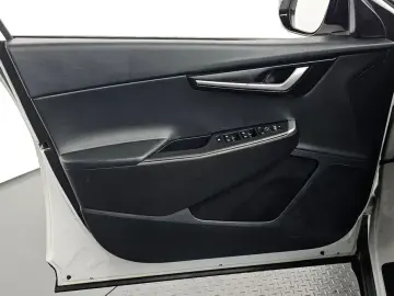 2022 Kia EV6 с пробегом 25 734 км