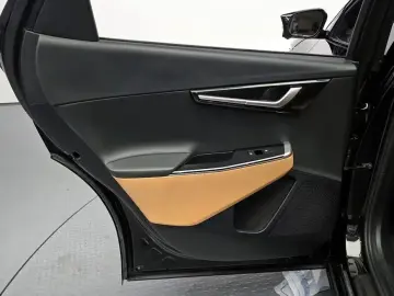 2023 Kia EV6 с пробегом 67 241 км