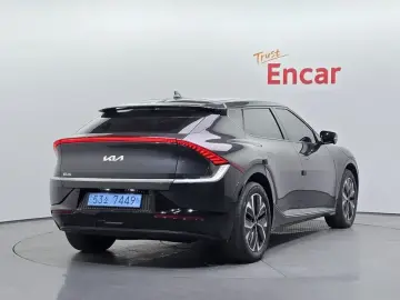 2022 Kia EV6 с пробегом 77 802 км