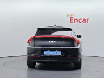 2022 Kia EV6 с пробегом 77 802 км