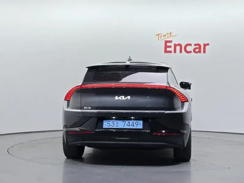 2022 Kia EV6 с пробегом 77 802 км
