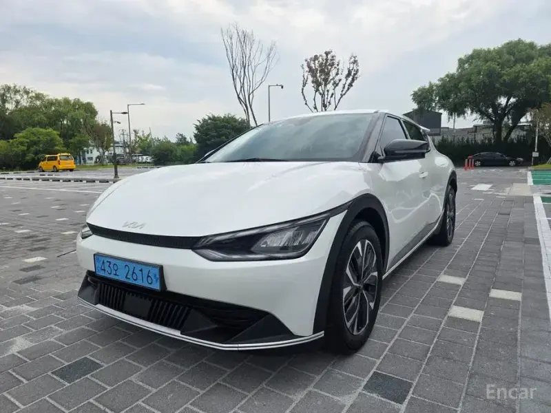 2022 Kia EV6 с пробегом 48 512 км