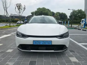 2022 Kia EV6 с пробегом 48 512 км