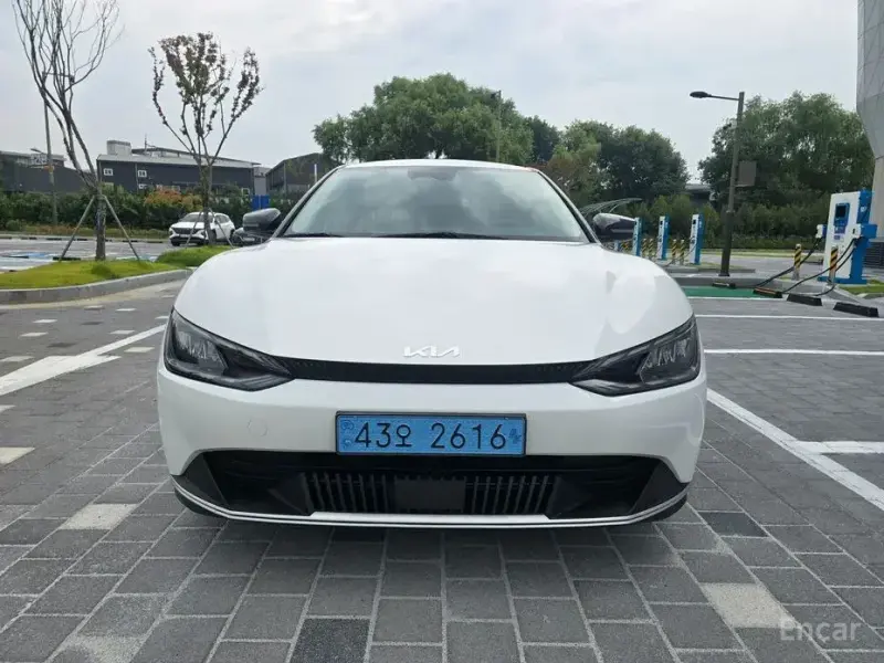 2022 Kia EV6 с пробегом 48 512 км