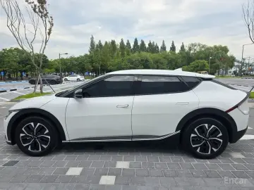 2022 Kia EV6 с пробегом 48 512 км