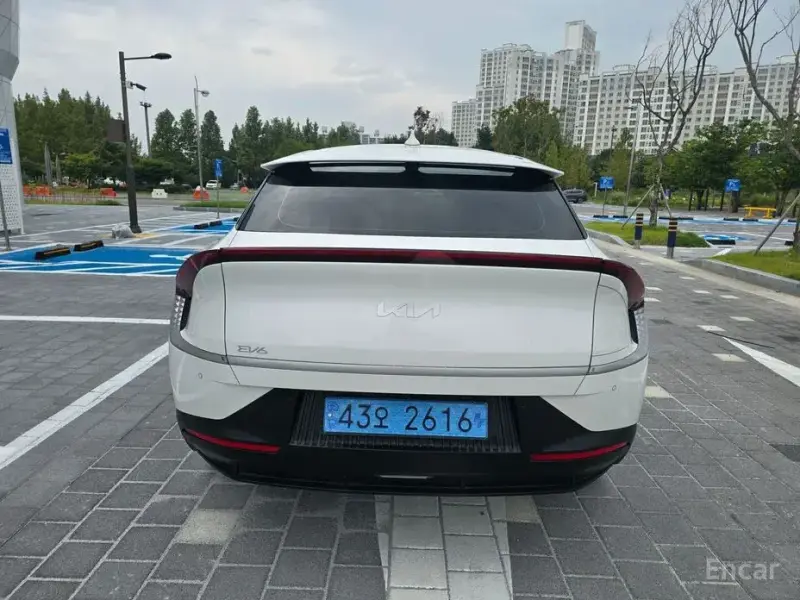 2022 Kia EV6 с пробегом 48 512 км