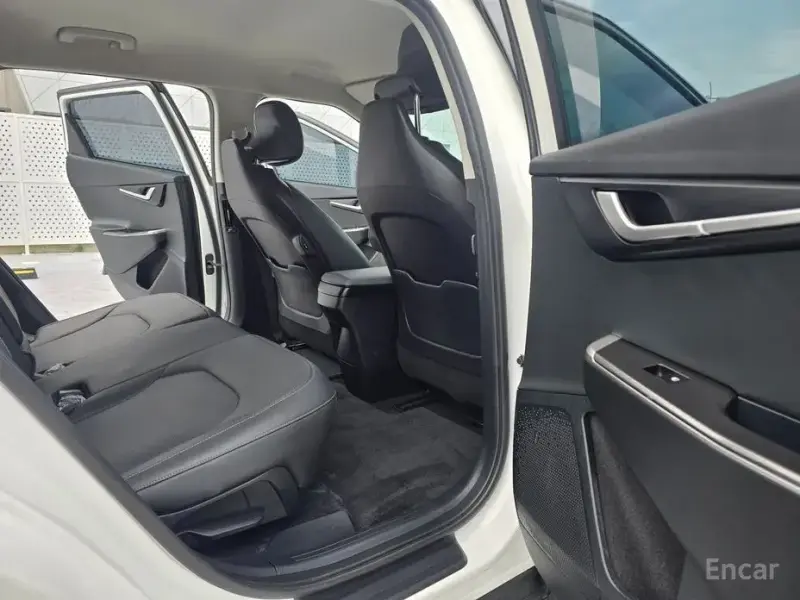 2022 Kia EV6 с пробегом 48 512 км