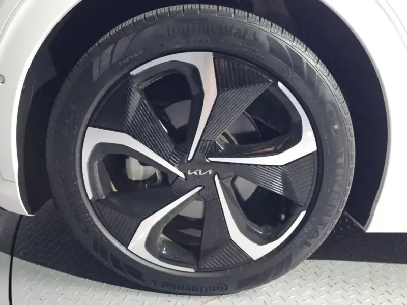 2022 Kia EV6 с пробегом 87 187 км