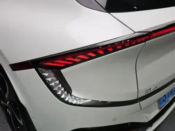 2022 Kia EV6 с пробегом 87 187 км