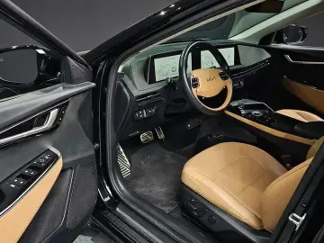 2023 Kia EV6 с пробегом 69 227 км