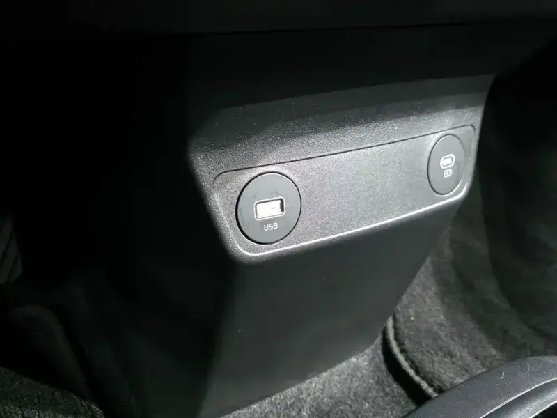 2023 Kia EV6 с пробегом 34 110 км