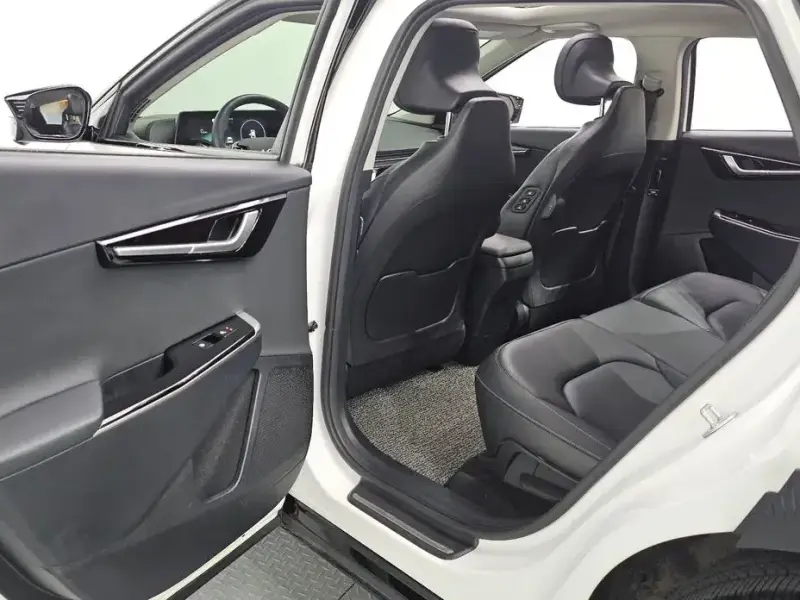 2023 Kia EV6 с пробегом 86 008 км