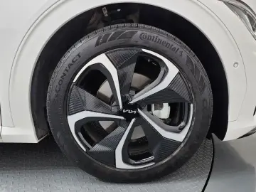2024 Kia EV6 с пробегом 81 128 км