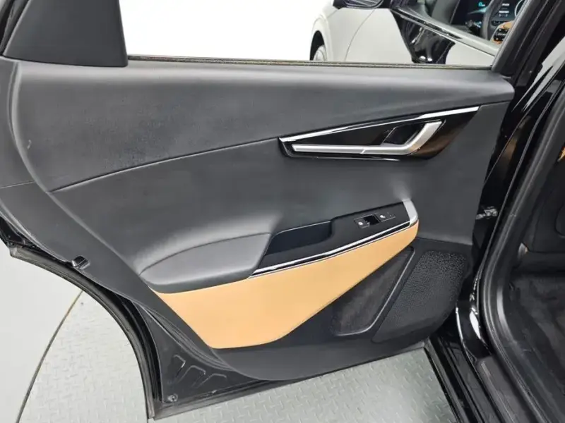 2023 Kia EV6 с пробегом 63 535 км
