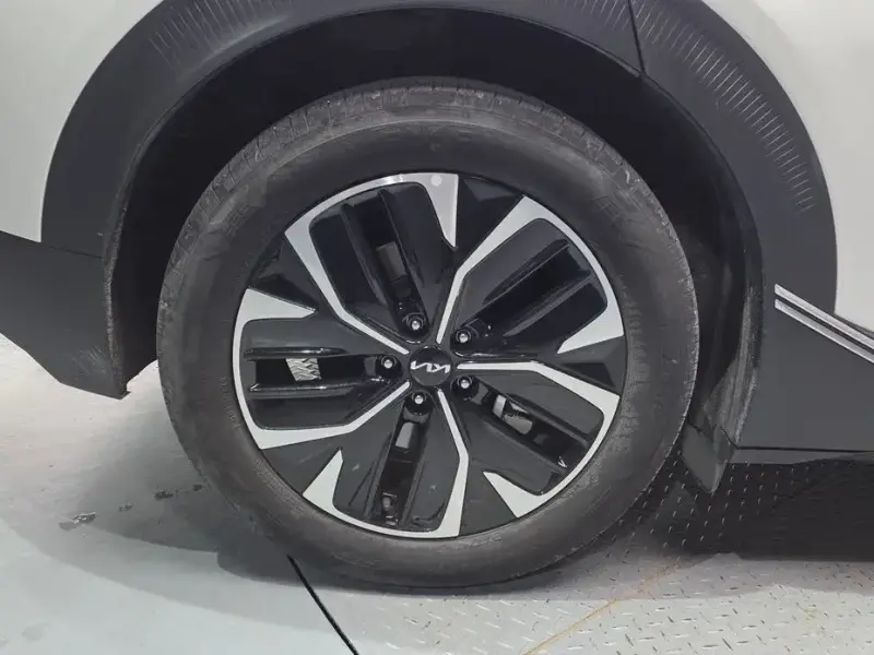 2022 Kia EV6 с пробегом 34 586 км