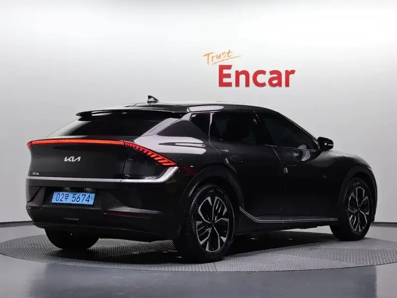 2022 Kia EV6 с пробегом 12 772 км