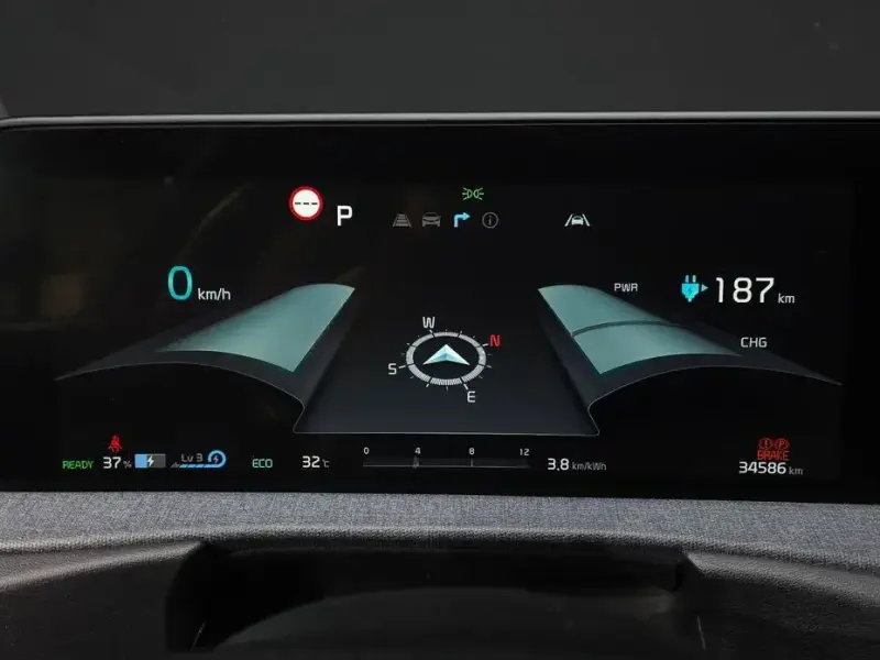 2022 Kia EV6 с пробегом 34 586 км