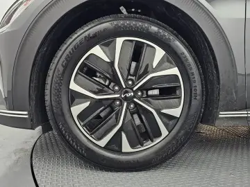 2022 Kia EV6 с пробегом 12 772 км