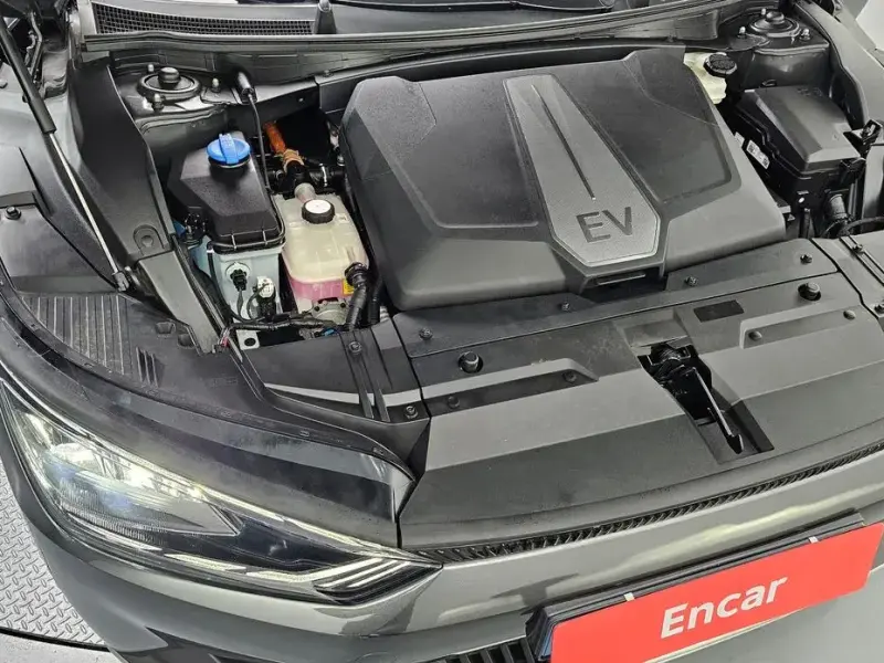 2022 Kia EV6 с пробегом 12 772 км