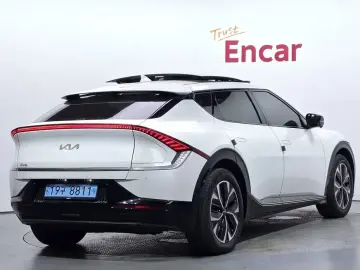 2023 Kia EV6 с пробегом 31 452 км