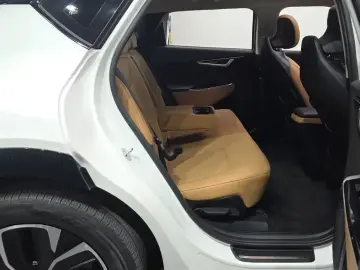 2023 Kia EV6 с пробегом 31 452 км