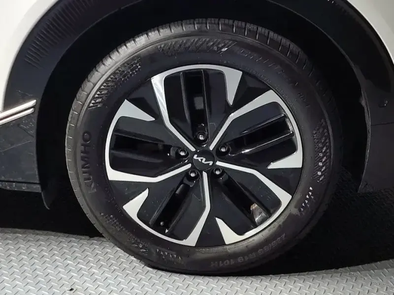 2023 Kia EV6 с пробегом 52 151 км