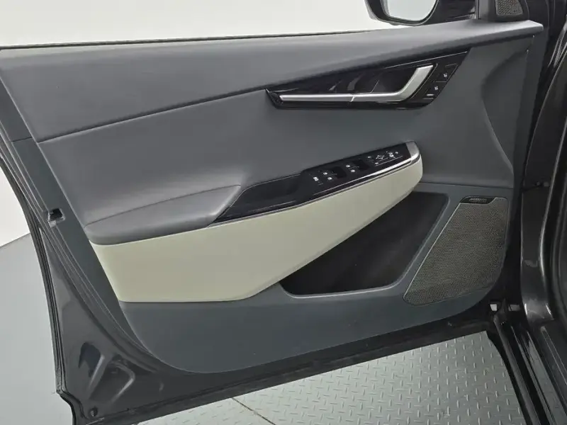 2023 Kia EV6 с пробегом 53 183 км