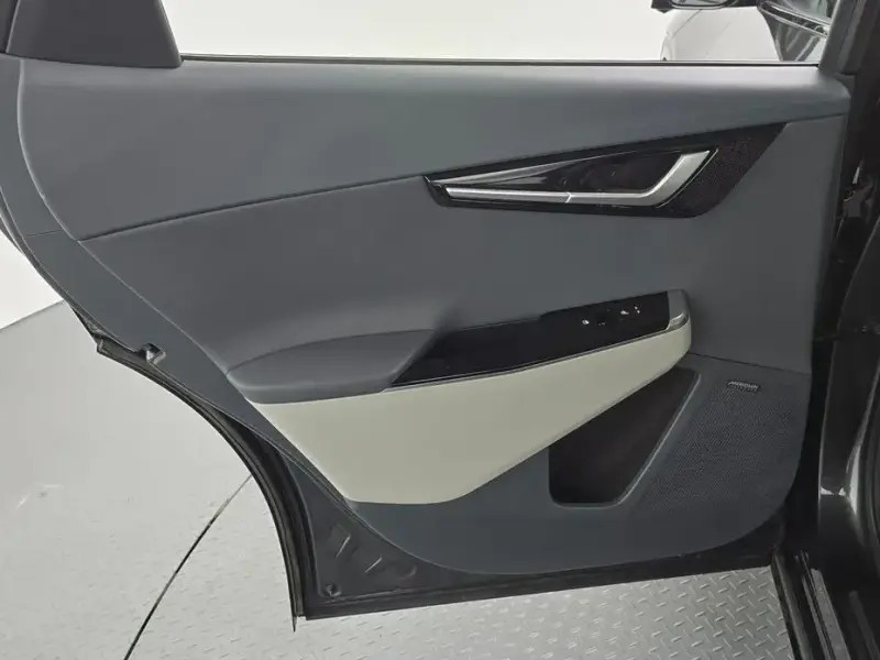 2023 Kia EV6 с пробегом 53 183 км