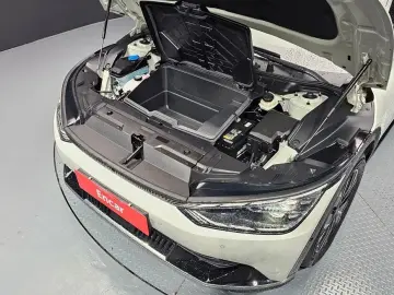 2022 Kia EV6 с пробегом 40 608 км