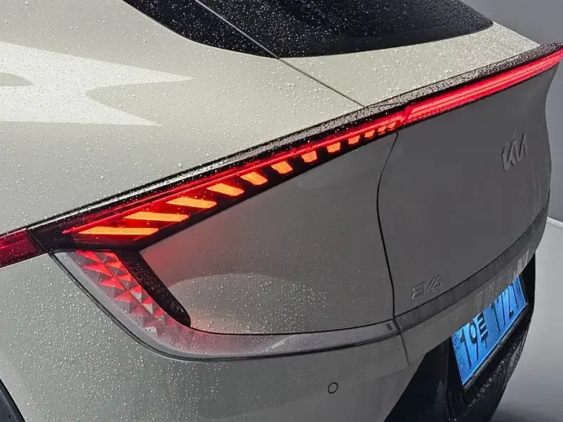 2022 Kia EV6 с пробегом 40 608 км