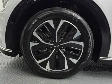 2024 Kia EV6 с пробегом 34 890 км