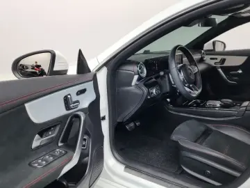 2022 Mercedes-Benz CLA с пробегом 18 146 км