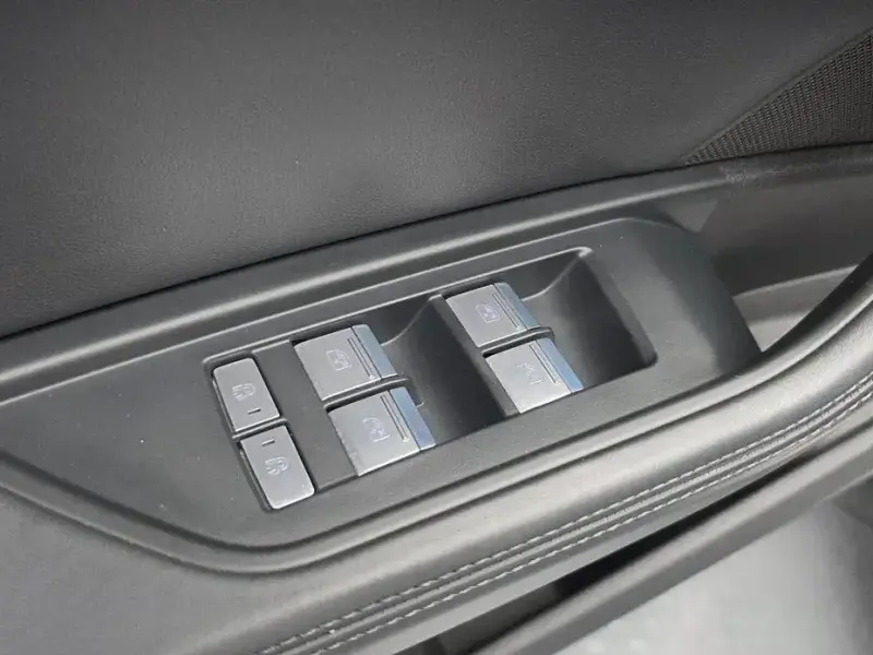 2022 Audi e-tron с пробегом 67 769 км
