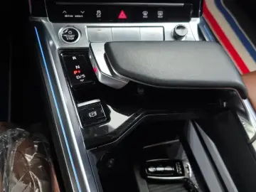 2022 Audi e-tron с пробегом 69 657 км