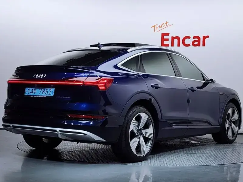 2021 Audi e-tron с пробегом 158 417 км