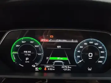 2021 Audi e-tron с пробегом 158 417 км