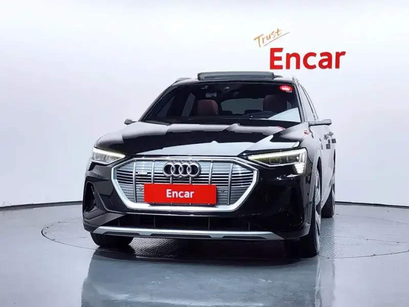 2021 Audi e-tron с пробегом 141 496 км