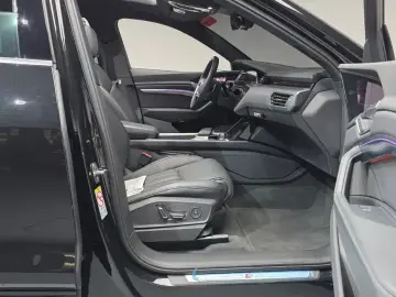 2023 Audi e-tron с пробегом 31 343 км