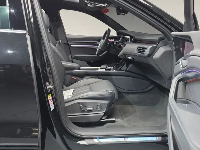 2023 Audi e-tron с пробегом 31 343 км