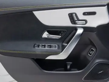 2025 Mercedes-Benz CLA с пробегом 2 930 км