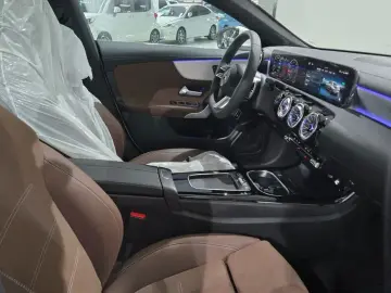 2025 Mercedes-Benz CLA с пробегом 33 км