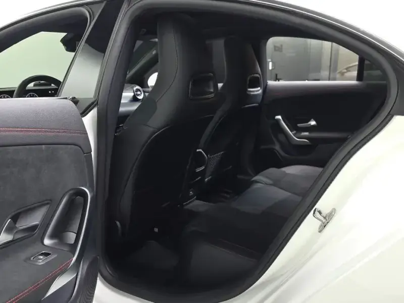 2024 Mercedes-Benz CLA с пробегом 33 907 км