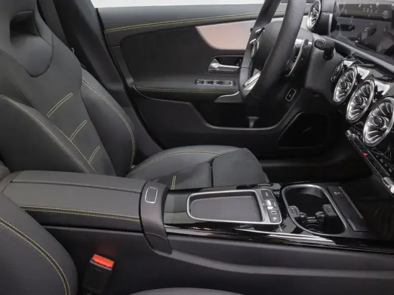 2025 Mercedes-Benz CLA с пробегом 2 930 км