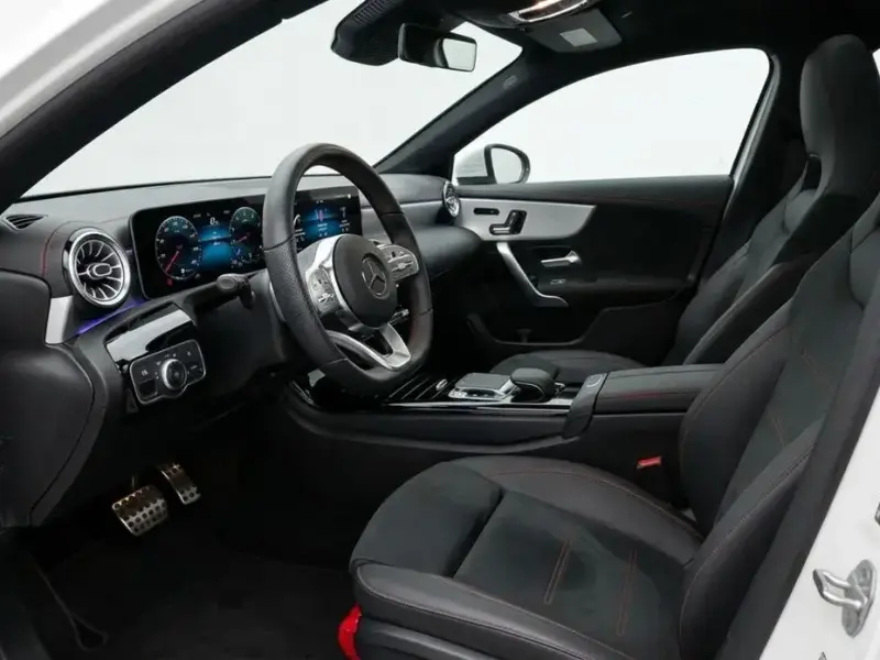 2025 Mercedes-Benz CLA с пробегом 18 666 км