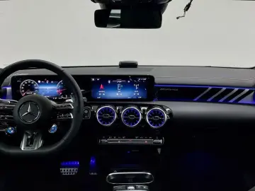 2025 Mercedes-Benz CLA с пробегом 21 км