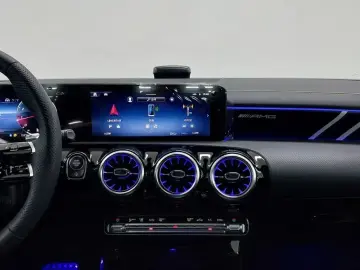 2025 Mercedes-Benz CLA с пробегом 21 км